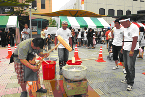 地域のための事業「餅つき大会」